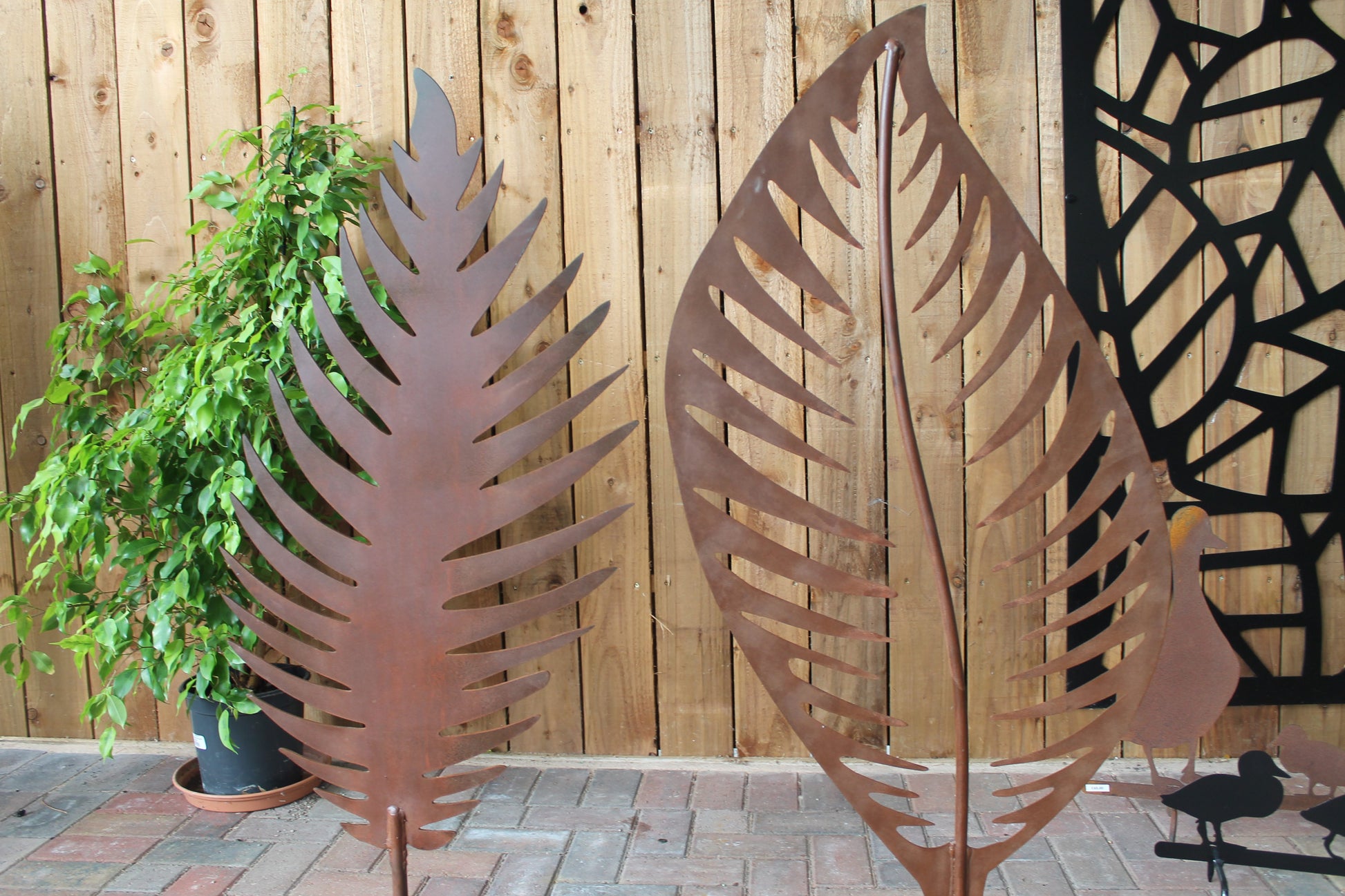Bowden Leaf Sculpture - Arthur Francis Sculpture