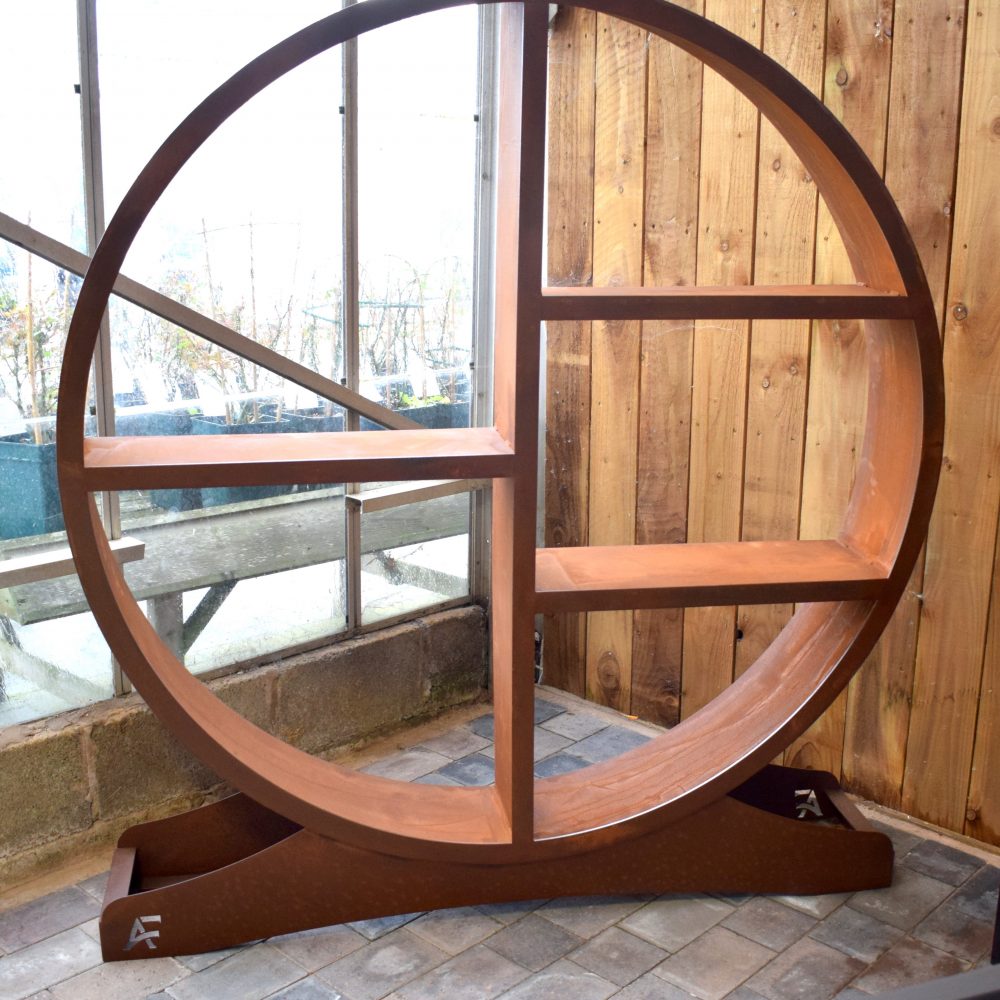 Oakham Log Store - Arthur Francis Sculpture