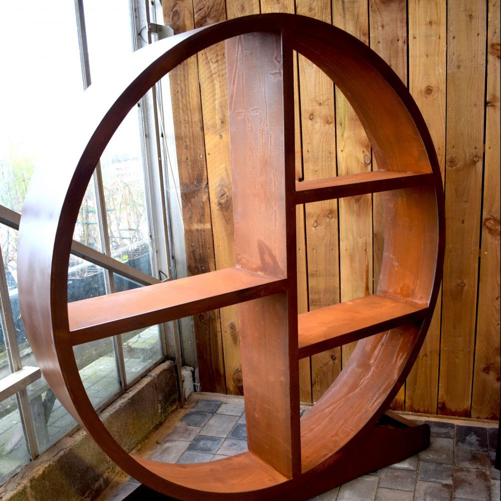 Oakham Log Store - Arthur Francis Sculpture