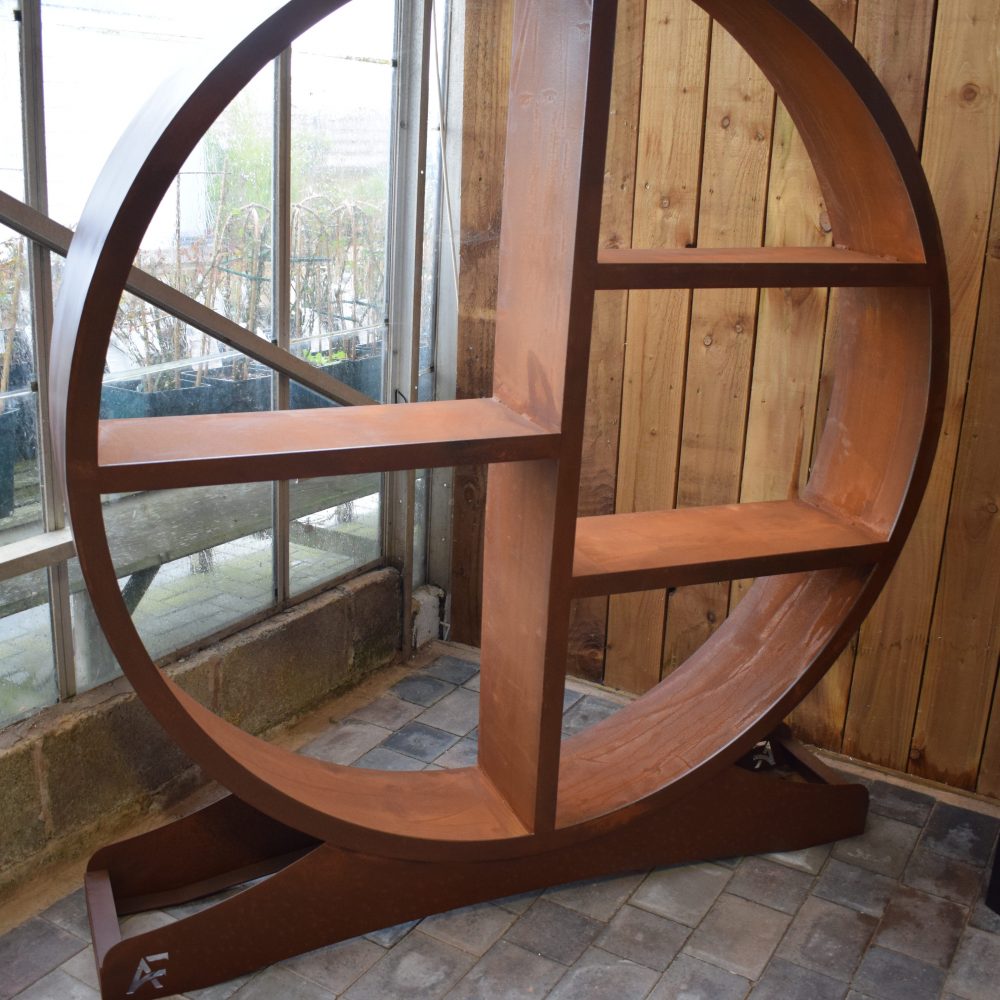 Oakham Log Store - Arthur Francis Sculpture