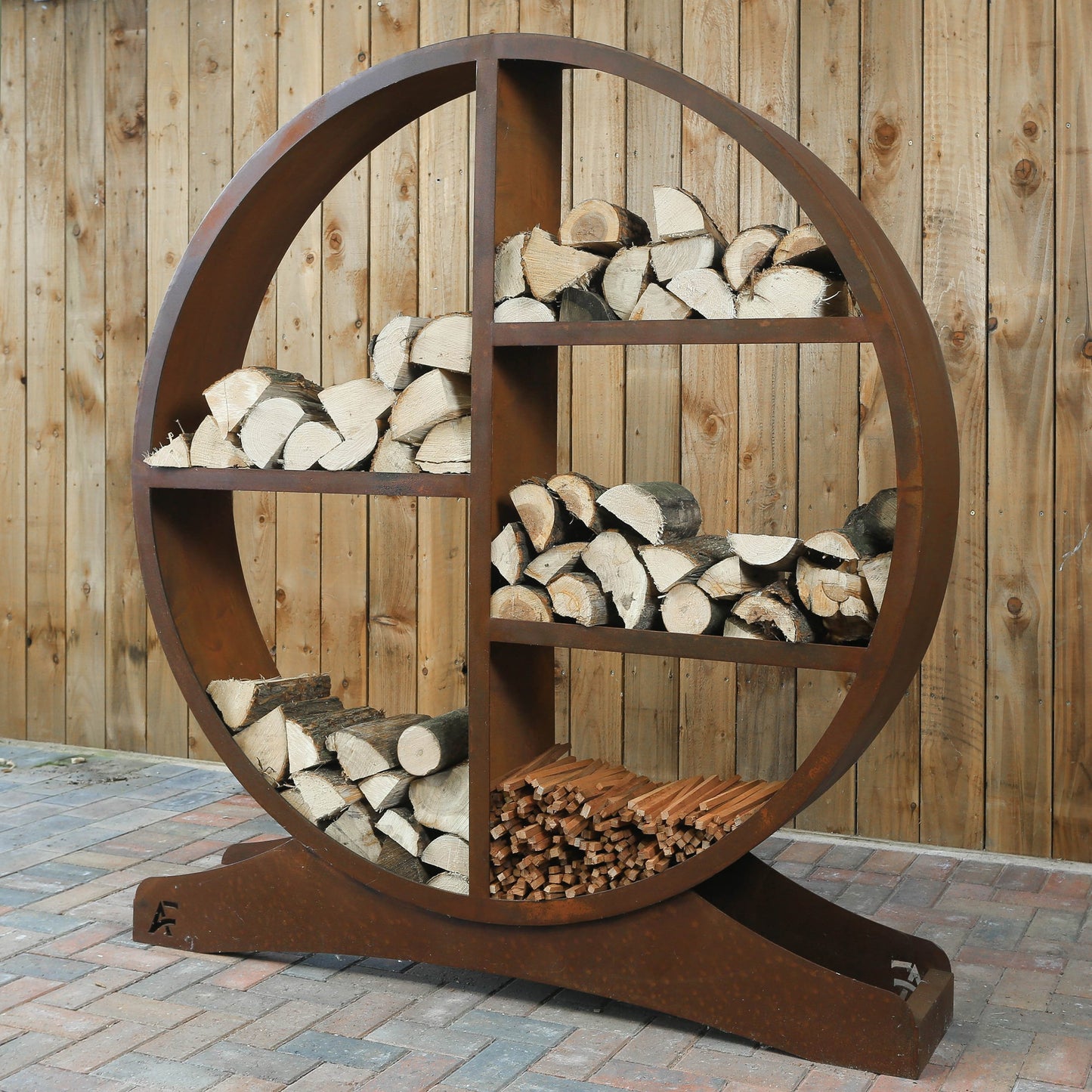 Oakham Log Store - Arthur Francis Sculpture
