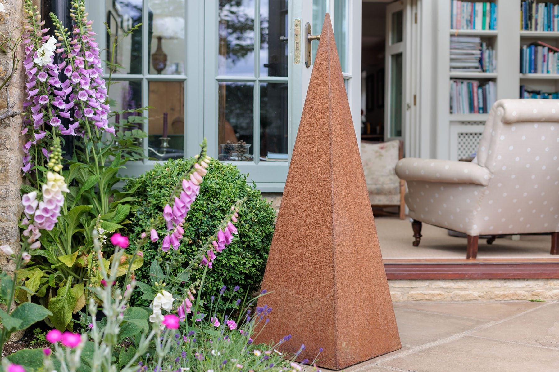 Medbourne Outdoor Obelisk Sculpture - Arthur Francis Sculpture