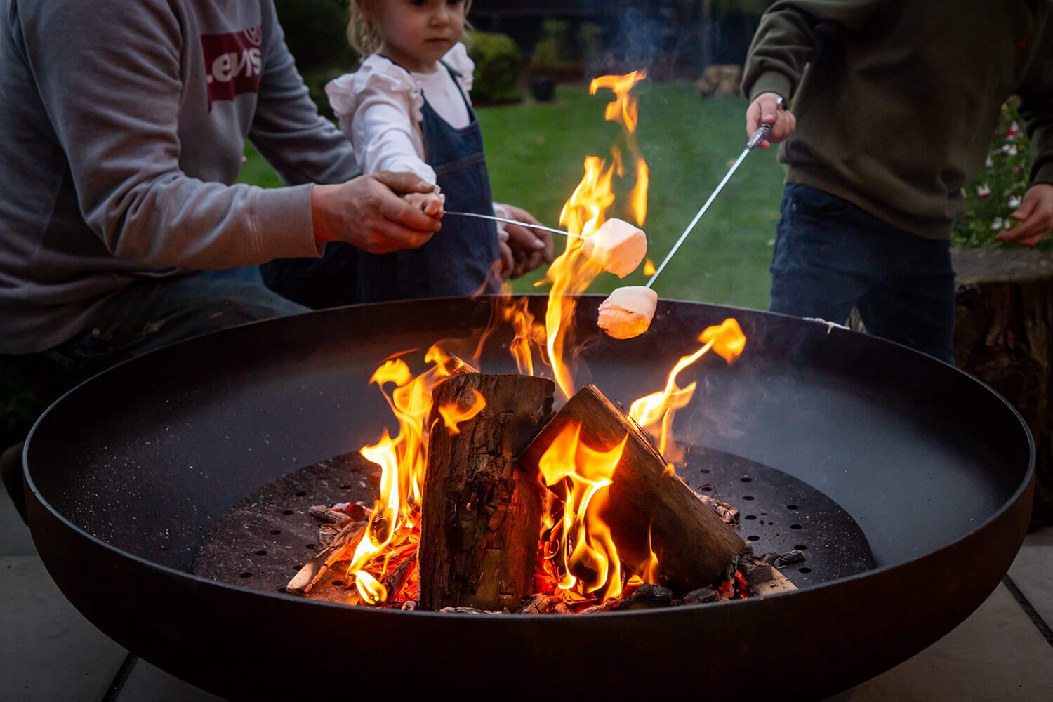 Oakham Fire Dish - Arthur Francis Sculpture