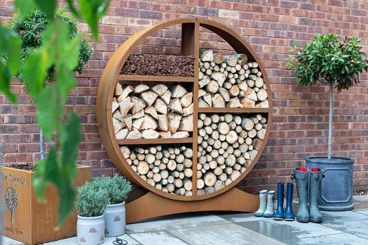 Oakham Log Store - Arthur Francis Sculpture