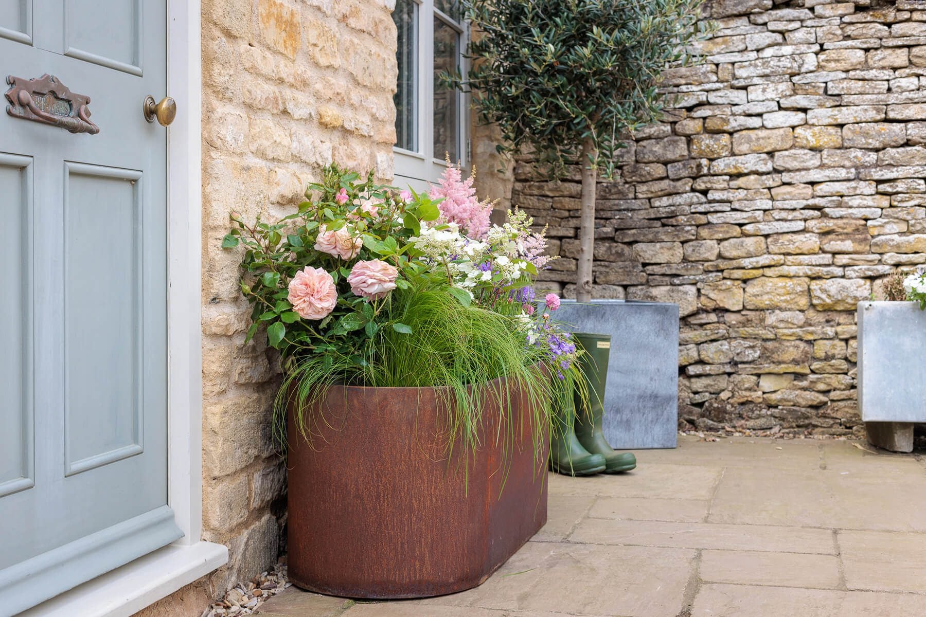 Cottingham Cylinder Planter - Arthur Francis Sculpture